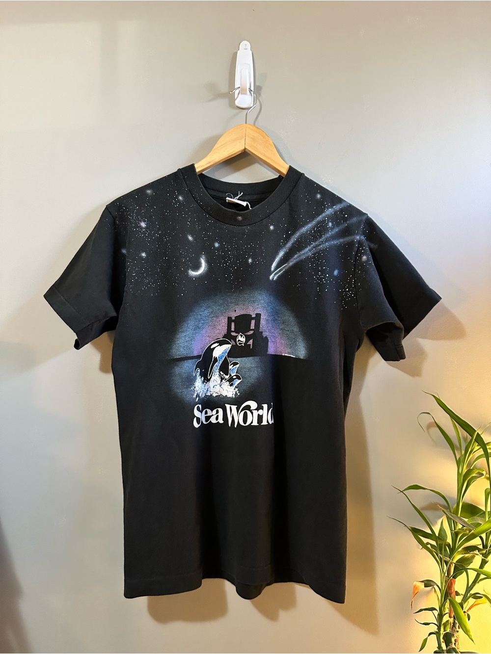 Vintage 1989 Fruit of the Loom Black SeaWorld